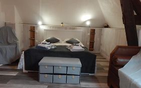 Les Chambres De L'Escotais